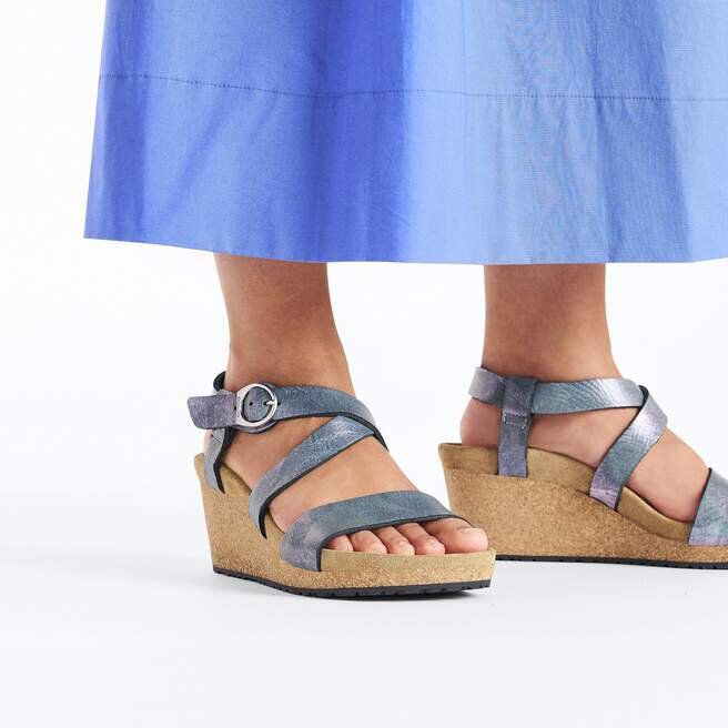 Sibyl à boucle anneau en cuir nubuck Sibyl à boucle anneau en cuir nubuck